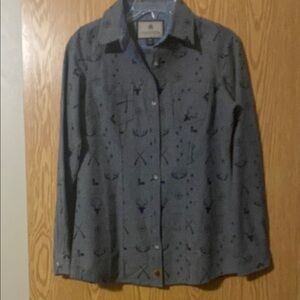Legendary Whitetails Grey Hunting Patterned Button-Up Shirt